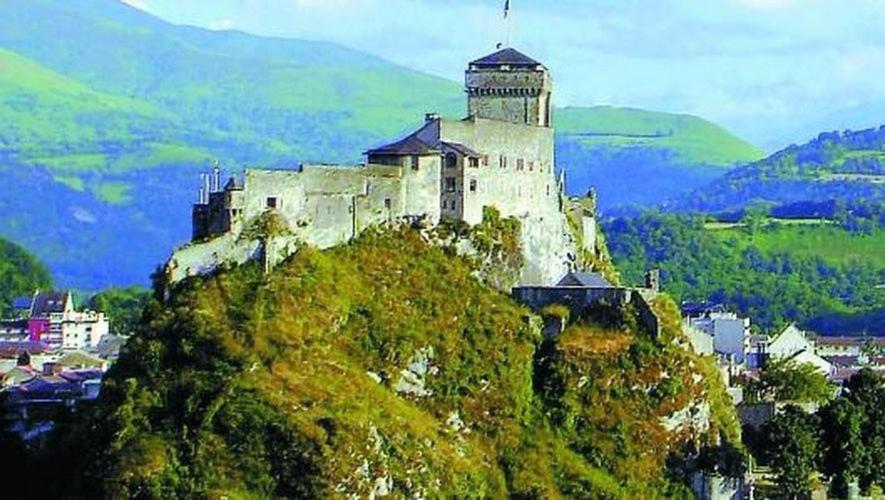 Tithome 1 - Gare, Centre Ville, Vue Montagne Et Chateau 卢德 外观 照片